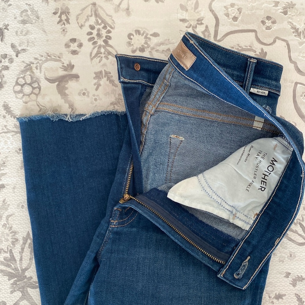 Mother Denim the hustler ankle fray jeans in home movies wash